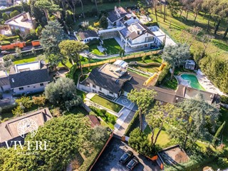 Villa in Vendita a Roma, 2'290'000€, 652 m²