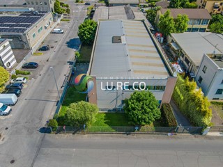 Capannone in Vendita a Concorezzo, 572'000€, 950 m²