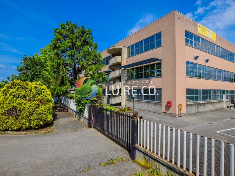 Capannone in Vendita a Concorezzo, 690'000€, 760 m²