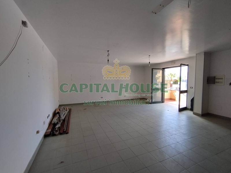 Ufficio in Vendita a Pastorano, 69'000€, 120 m²