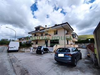 Immobile commerciale in Vendita a Pastorano, 79'000€, 110 m²