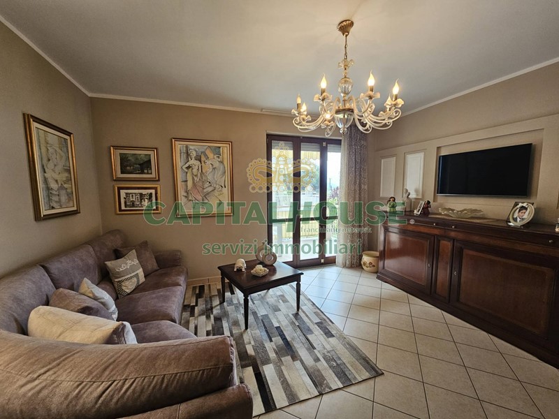 Appartamento in Vendita a Vitulazio, 140'000€, 100 m²