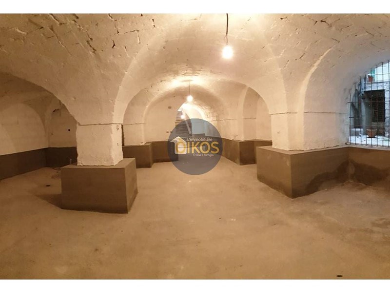 Immobile commerciale in Vendita a Monopoli, 173'000€, 190 m²