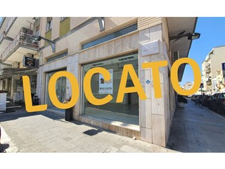 Immobile commerciale in Affitto a Monopoli, 85 m²