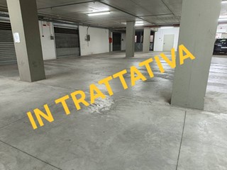 Box in Vendita a Monopoli, 60 m², con Box