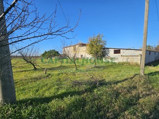 Rustico in Vendita a Pignataro Maggiore, 94'000€, 130 m², con Box