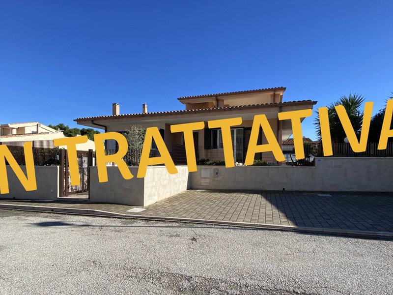 Villetta a schiera in Vendita a Monopoli, 600 m²