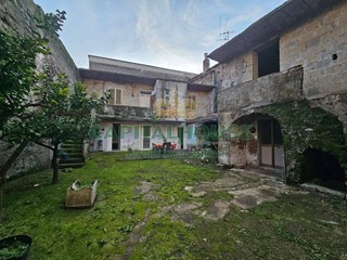 Casa Semi Indipendente in Vendita a Pastorano, 23'000€, 90 m²