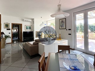 Villa in Vendita a Castellana Grotte, 535'000€, 300 m²