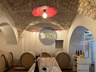 Immobile commerciale in Vendita a Locorotondo, 265'000€, 189 m²