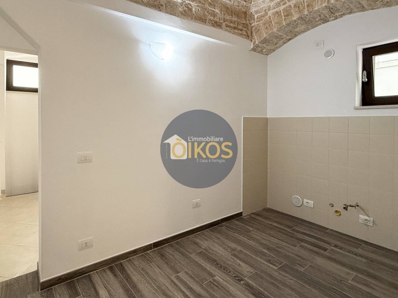 Casa Indipendente in Vendita a Noci, 138'000€, 76 m²