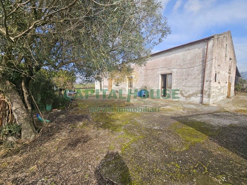 Casa Indipendente in Vendita a Pignataro Maggiore, 78'000€, 130 m², con Box