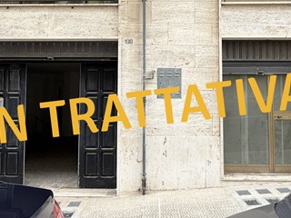 Immobile commerciale in Vendita a Putignano, 75'000&euro;, 191 m²