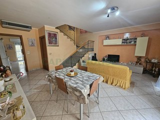 Villetta a schiera in Vendita a Pignataro Maggiore, 139'000€, 160 m²