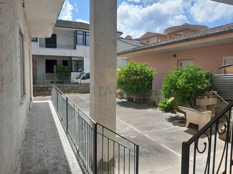 Casa Indipendente in Vendita a Calvi Risorta, 70'000€, 120 m²