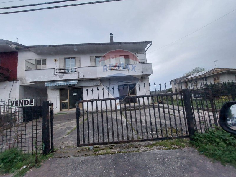 Casa Indipendente in Vendita a Minturno, 190'000€, 154 m²