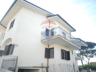 Attico in Vendita a Minturno, 275'000€, 180 m²