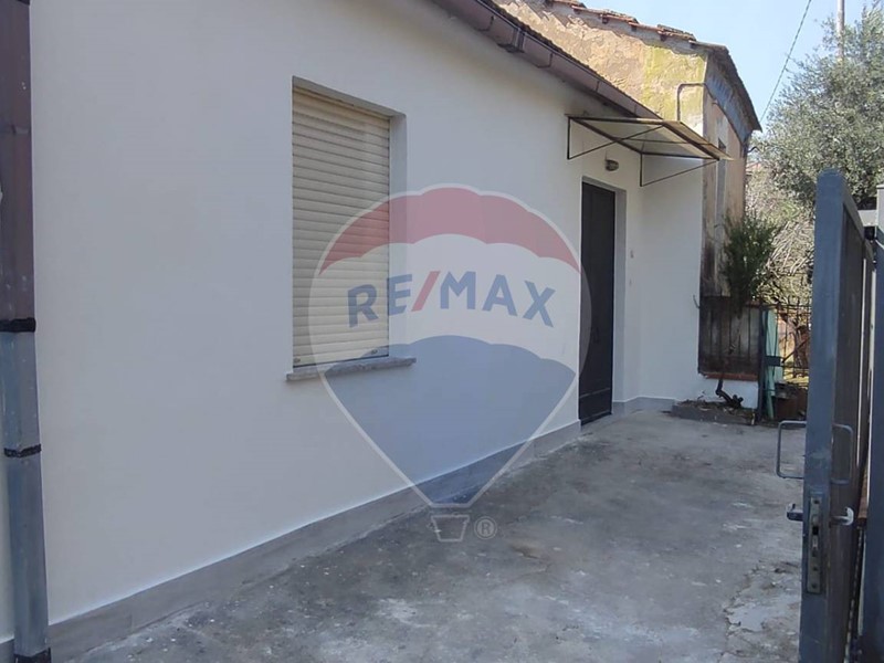 Casa Indipendente in Vendita a Minturno, 165'000€, 102 m²