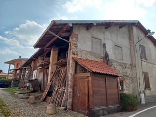 Rustico in Vendita a Cadrezzate con Osmate, 28'000€, 90 m²