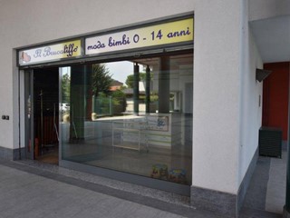 Immobile commerciale in Vendita a Legnano, 120'000€, 50 m²