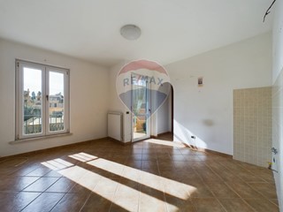 Quadrilocale in Vendita a Campagnano di Roma, 99'000€, 110 m²