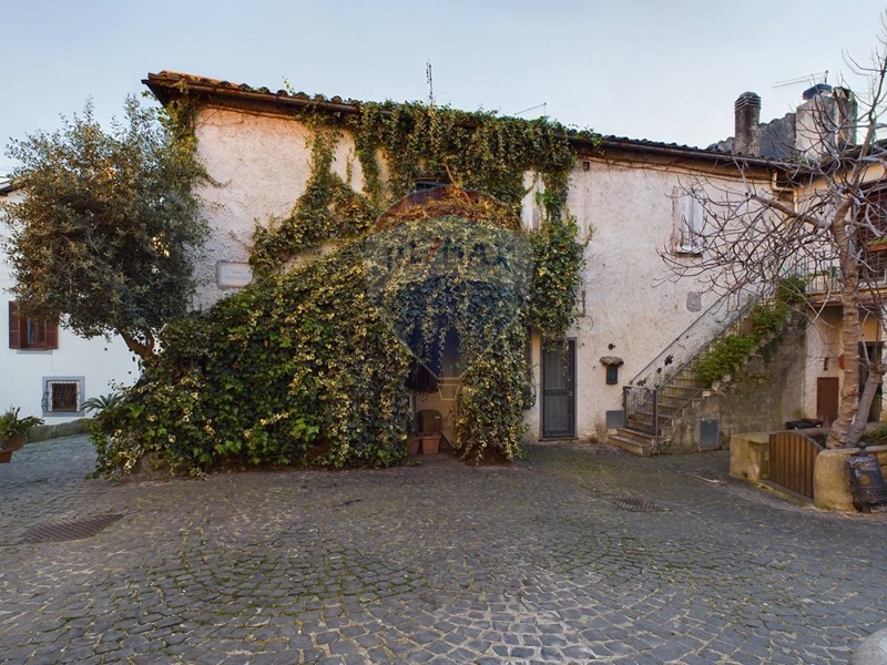 Appartamento in Vendita a Formello, 389'000€, 280 m²