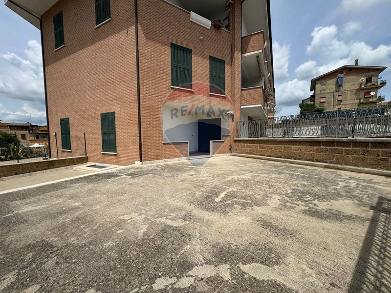 Quadrilocale in Vendita a Campagnano di Roma, 99'000&euro;, 105 m²