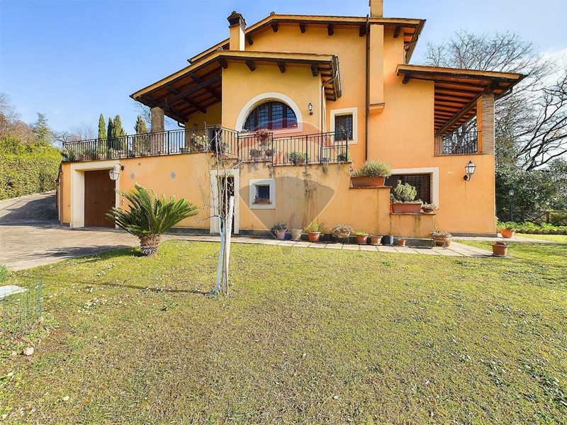 Casa Semi Indipendente in Vendita a Riano, 800'000€, 500 m²