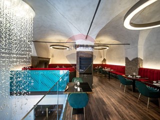 Immobile commerciale in Affitto a Formello, 4'500€, 257 m²