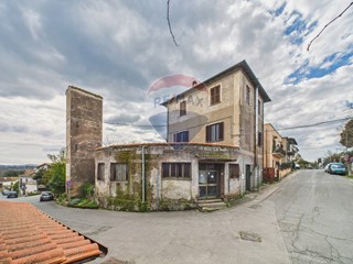 Trilocale in Vendita a Mazzano Romano, 40'000€, 130 m²