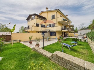 Bilocale in Vendita a Formello, 165'000€, 62 m²