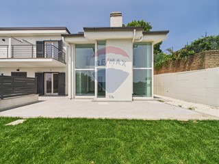 Villa in Vendita a Formello, 449'000€, 170 m²