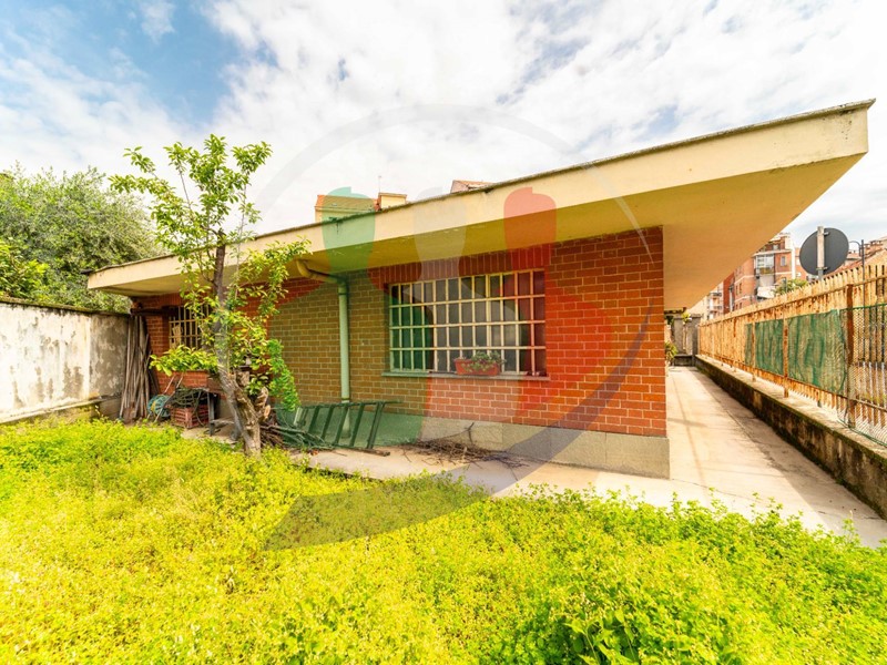 Magazzino in Vendita a Nichelino, 125'000€, 125 m²