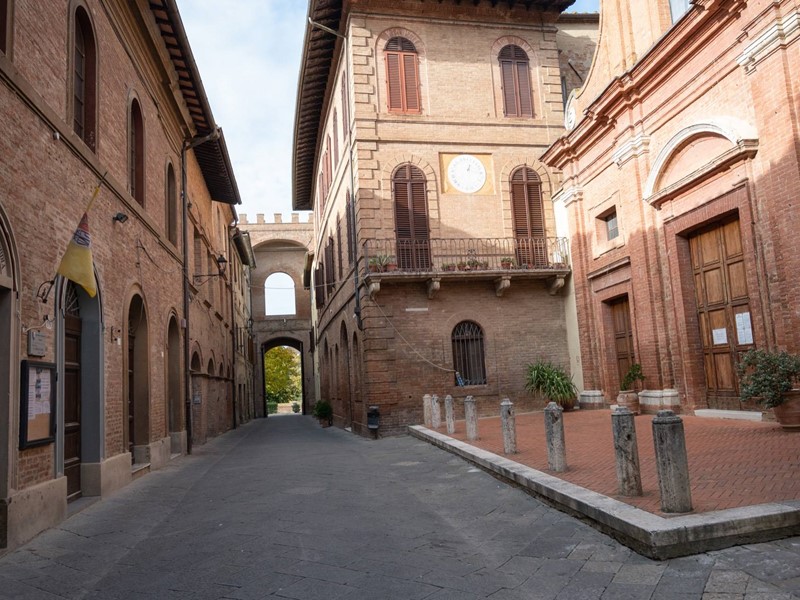 Quadrilocale in Vendita a Buonconvento, 230'000€, 280 m²