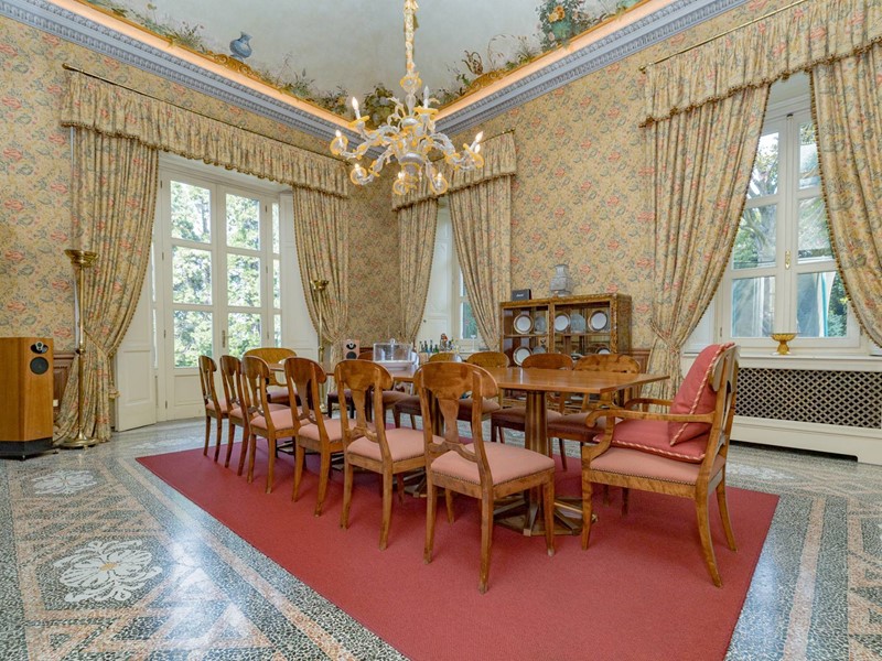 Villa in Vendita a Besana in Brianza, 3'800'000€, 1100 m²