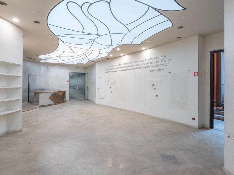 Appartamento in Affitto a Milano, 10'000€, 560 m²