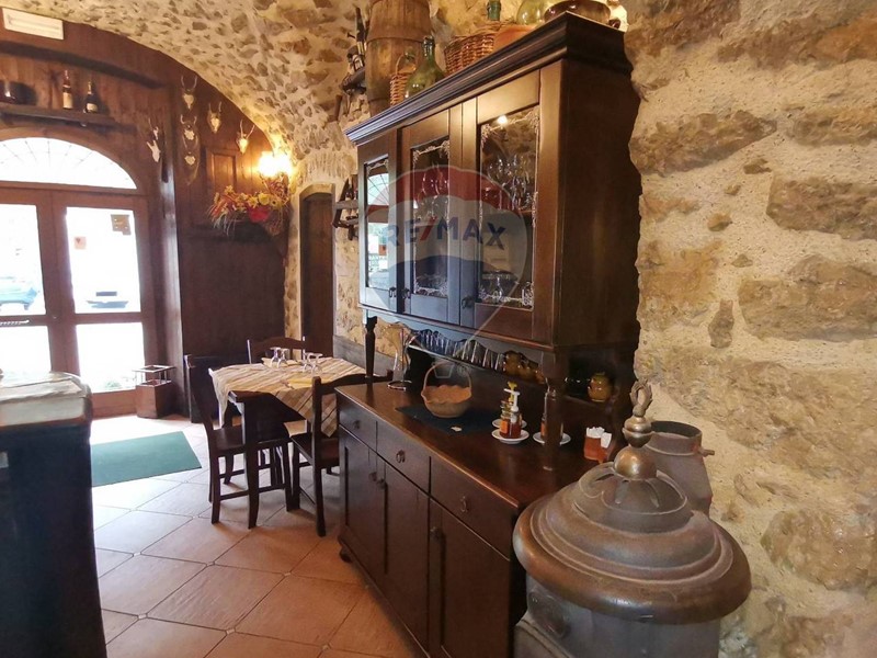 Appartamento in Vendita a Villetta Barrea, 410 m²