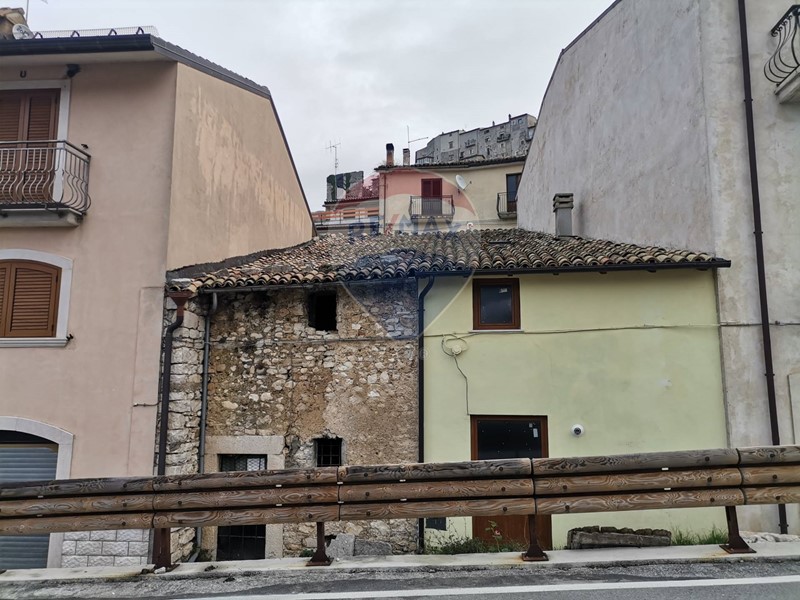 Rustico in Vendita a Barrea, 27'000&euro;, 60 m²