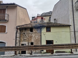 Rustico in Vendita a Barrea, 27'000&euro;, 60 m²