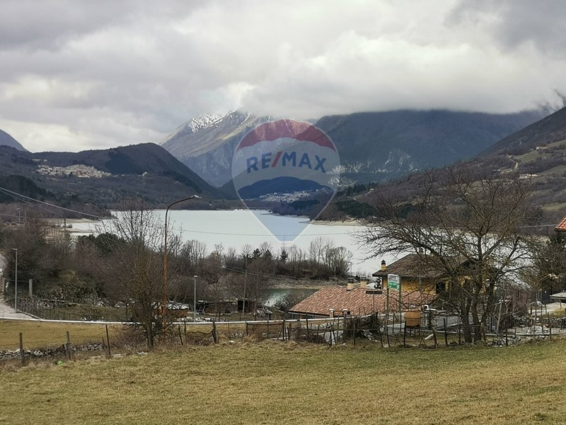 Terreno edificabile in Vendita a Barrea, 75'000&euro;, 1854 m²