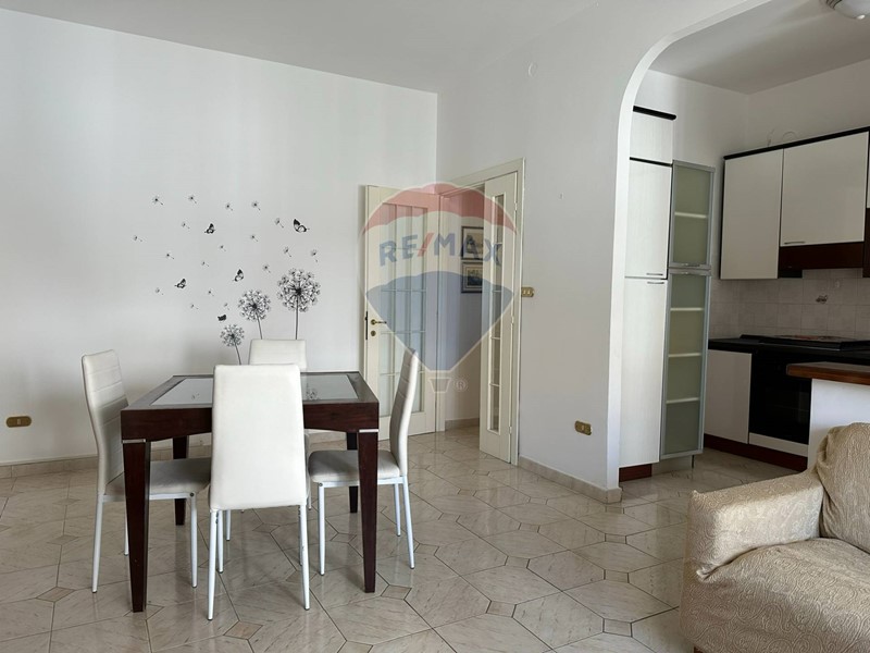 Quadrilocale in Vendita a Rocchetta a Volturno, 51'000€, 90 m²