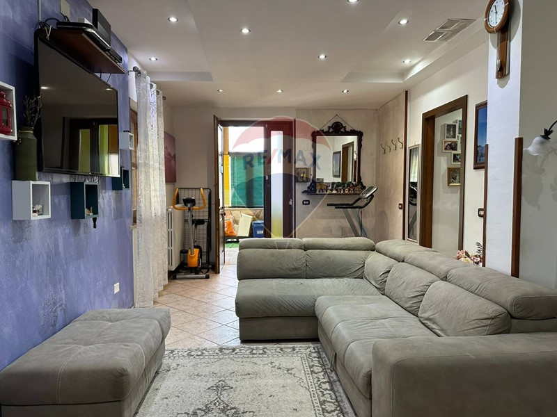 Casa Semi Indipendente in Vendita a Colli a Volturno, 150'000€, 192 m²