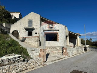 Appartamento in Vendita a Montaquila, 130'000€, 210 m²