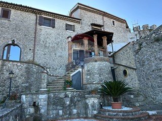 Casa Semi Indipendente in Vendita a Montaquila, 100'000€, 157 m²
