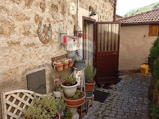 Appartamento in Vendita a Villetta Barrea, 130'000€, 135 m²