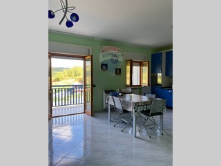 Appartamento in Vendita a Colli a Volturno, 105'000€, 105 m²