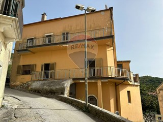 Casa Indipendente in Vendita a Filignano, 35'000€, 317 m²