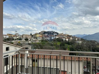 Casa Indipendente in Vendita a Montaquila, 160'000€, 300 m²