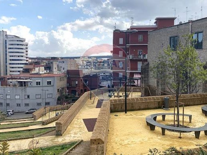 Quadrilocale in Vendita a Napoli, 175'000€, 90 m²