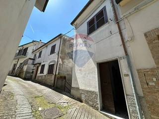 Casa Semi Indipendente in Vendita a Colli a Volturno, 43'000€, 72 m²
